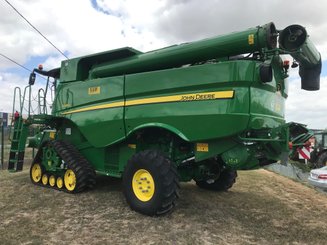 Moissonneuse batteuse John Deere S680i - 1