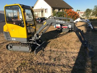 Mini pelle Volvo EC15B - 8