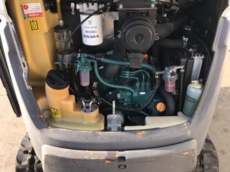 Mini pelle Volvo EC20C - 9